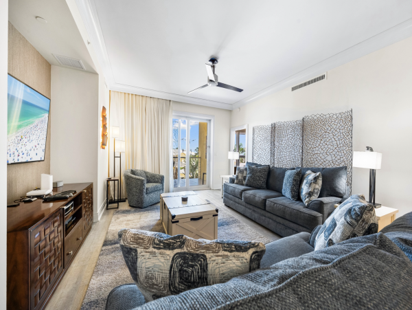 Siesta Key luxury  On Beach Walk to Restaurants & Shopping